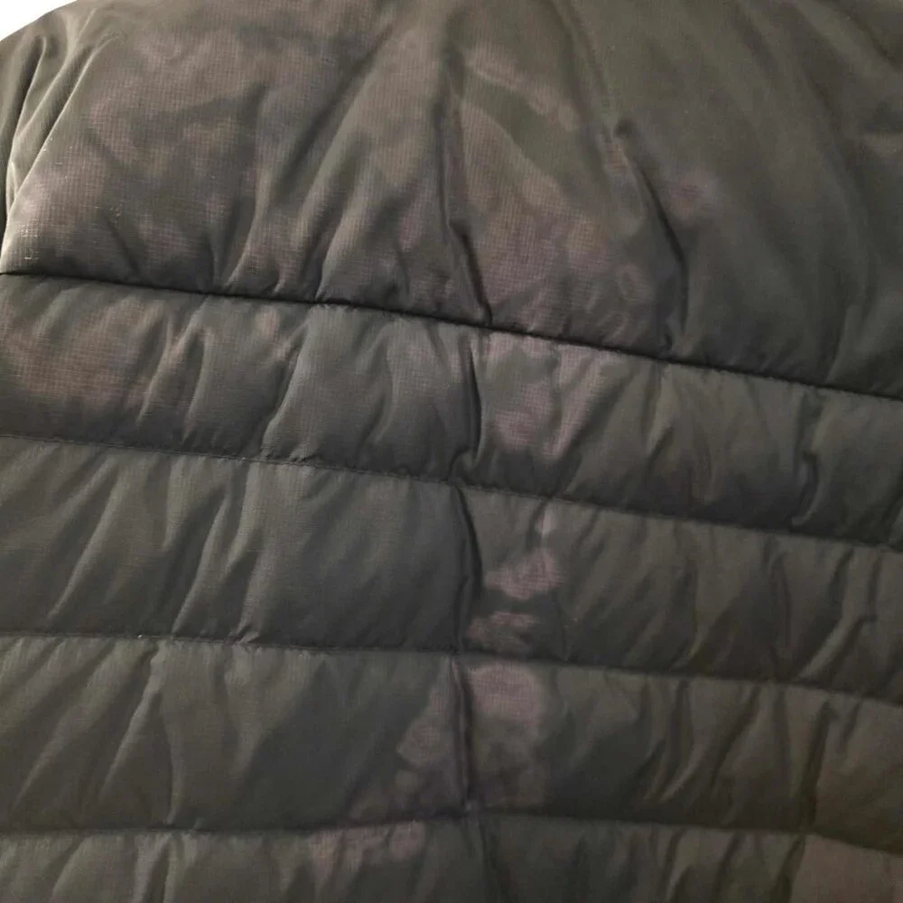 BLACK NORTH FACE COAT WITH BLEMISH ON BACK - Picture 2 of 6